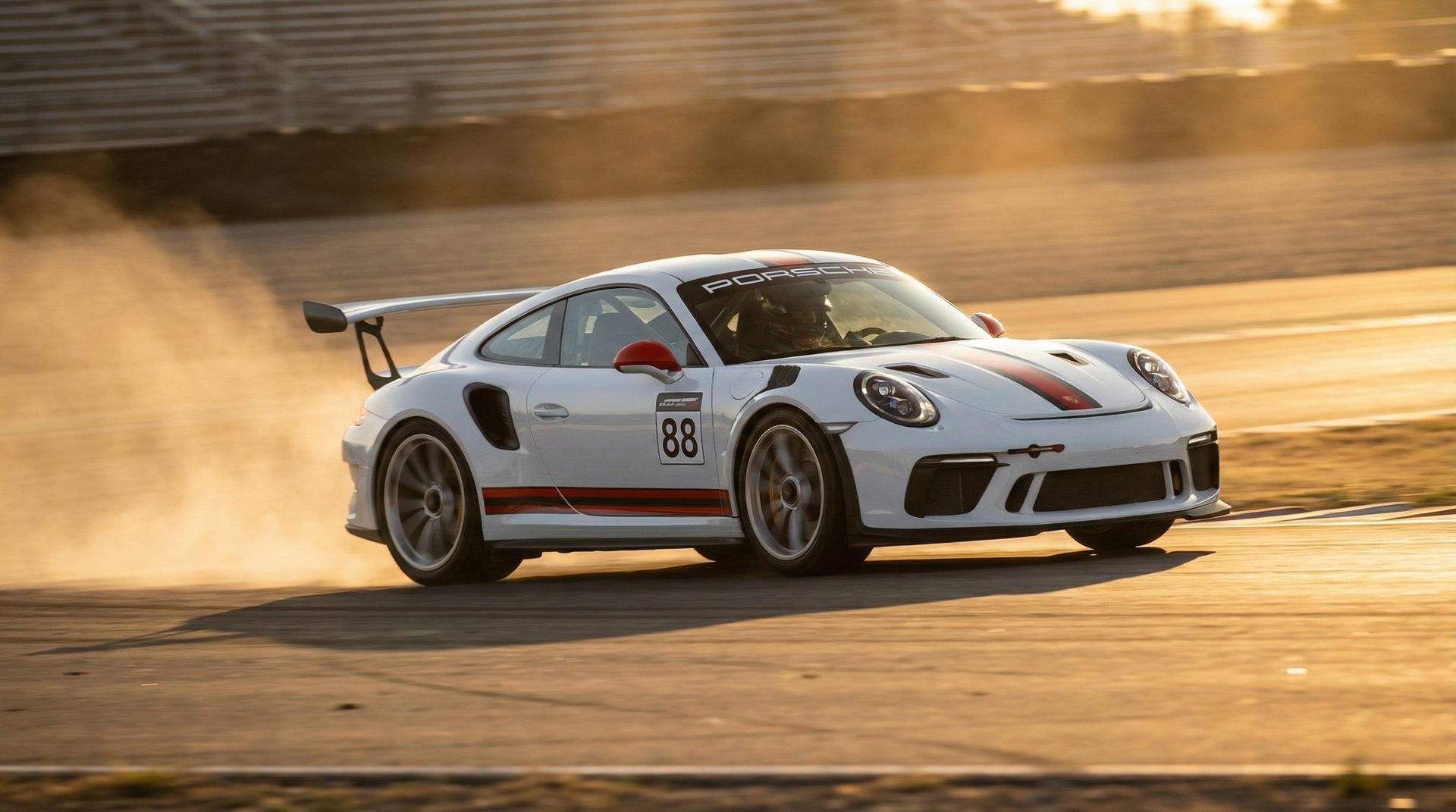 草莓视频赛道视频